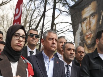 CHP Genel Başkanı &Ouml;zg&uuml;r &Ouml;zel: Tarihin doğru tarafında duruyoruz 