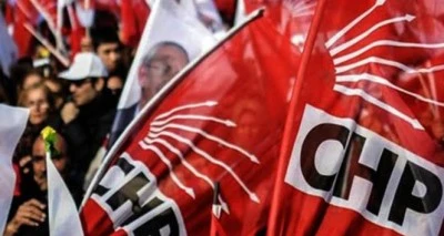 CHP İstanbul'da 33 il&ccedil;e başkanını g&ouml;revden aldı