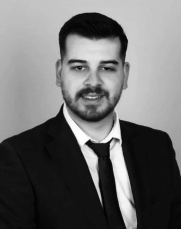 CHP İzmir&rsquo;in acı g&uuml;n&uuml;: 22 yaşındaki meclis &uuml;yesi hayatını kaybetti
