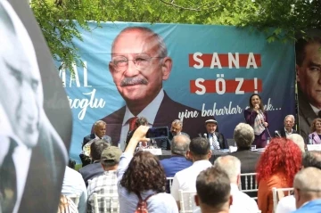 CHP, İzmir Sel&ccedil;uk&rsquo;ta vatandaşlarla buluştu
