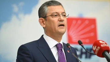 CHP  Kurultayı'nda &Ouml;zg&uuml;r &Ouml;zel &ouml;nde, se&ccedil;imde ikinci tur başladı 