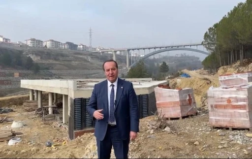 CHP&rsquo;li Akay millet bah&ccedil;esi yapımının durdurulmasına tepki g&ouml;sterdi
