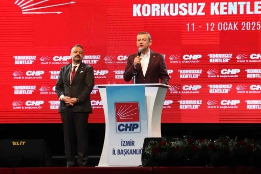 CHP lideri &Ouml;zel&rsquo;den maaş a&ccedil;ıklaması: &ldquo;Dost g&ouml;r&uuml;nenlerin karşımıza ge&ccedil;tiğini not ettik&rdquo;
