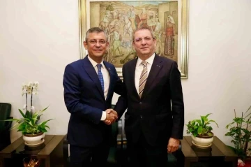 CHP Lideri &Ouml;zel ile geleceğin Ayvalık&rsquo;ını konuştular
