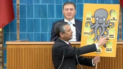 CHP Lideri &Ouml;zg&uuml;r &Ouml;zel beklenen a&ccedil;ıklamayı yaptı