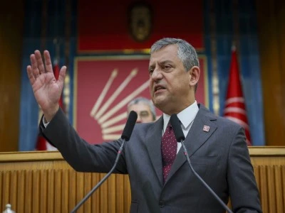 CHP Lideri &Ouml;zg&uuml;r &Ouml;zel: Bu tehditse, daniskasını ediyorum 