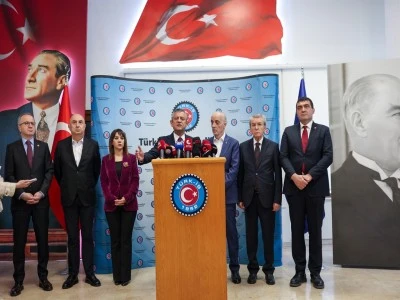 CHP Lideri &Ouml;zg&uuml;r &Ouml;zel'den staj mağdurları ve &ouml;zel sekt&ouml;r &ccedil;alışanlarının promosyon sorunu a&ccedil;ıklaması