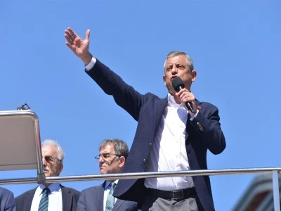 CHP Lideri &Ouml;zg&uuml;r &Ouml;zel: Emeklileri, emek&ccedil;ileri, &ccedil;ift&ccedil;ileri, balık&ccedil;ıları ve esnafı kurtarmak i&ccedil;in yola &ccedil;ıktık