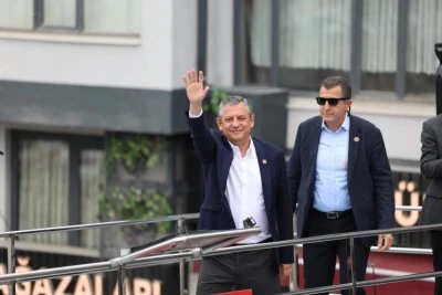 CHP Lideri &Ouml;zg&uuml;r &Ouml;zel: G&uuml;n didişme g&uuml;n&uuml; değil