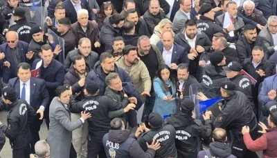 CHP'liler Ankara yolunu trafiğe kapatınca polis m&uuml;dahale etti