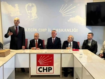 CHP&rsquo;nin eski Genel Başkanları Altan &Ouml;ymen ve Hikmet &Ccedil;etin Bilecik&rsquo;e geldi
