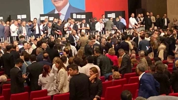 CHP&rsquo;nin yeni İstanbul İl Başkanı &Ouml;zg&uuml;r &Ccedil;elik oldu
