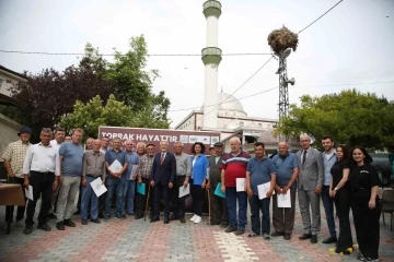 &Ccedil;ift&ccedil;ilerin toprakları &uuml;cretsiz analiz edildi
