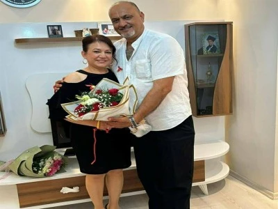 &Ccedil;ifti &ouml;ld&uuml;r&uuml;p aynı tabanca ile intihar etmiş