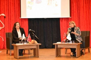 &Ccedil;iğli&rsquo;de kadının siyasetteki yeri konuşuldu
