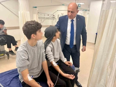 &Ccedil;ikolata yiyen 10 &ouml;ğrenci hastaneye kaldırıldı