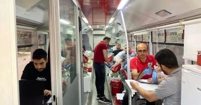 &Ccedil;ilek'ten kan bağışı