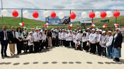 Cilo&rsquo;nun zirvesinden esen ilham r&uuml;zgarı: T&Uuml;BİTAK 4006 Bilim Fuarı Cilo&rsquo;nun eteklerinde d&uuml;zenlendi
