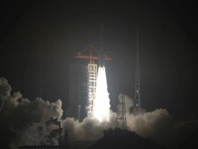 &Ccedil;in, al&ccedil;ak D&uuml;nya y&ouml;r&uuml;ngeli 11 uyduyu uzaya g&ouml;nderdi