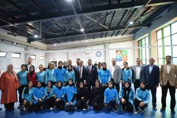 &Ccedil;ınar&ouml;n&uuml; Kapalı Spor Salonu hizmete girdi