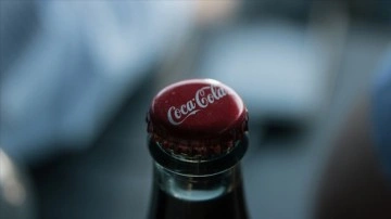 Coca Cola, Hırvatistan'da yaşanan zehirlenme vakaları nedeniyle bazı &uuml;r&uuml;nlerini raftan &ccedil;ekiyor