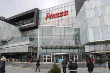 &Ccedil;ocuğunu kaybettiği gerek&ccedil;isiyle AVM&rsquo;de intihara kalkıştı
