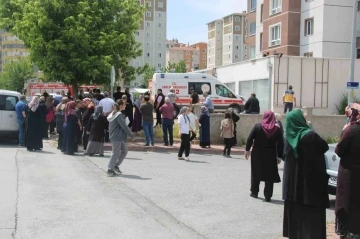 &Ccedil;ocuğunu kurtarmak isteyen anne kucağındaki &ccedil;ocuğu ile 13. kattan d&uuml;şt&uuml;: 3 &ouml;l&uuml;
