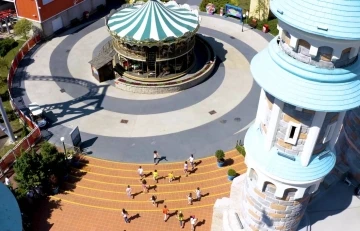 &Ccedil;ocuklar Bayramın tadını yine Vialand&rsquo;da &ccedil;ıkardı
