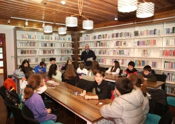 Bursa'da &ccedil;ocuklar eleştirel d&uuml;ş&uuml;nmeyi &ouml;ğrendi