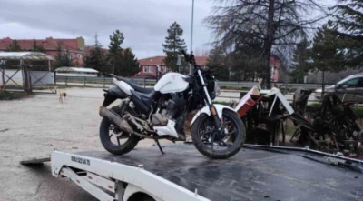 &Ccedil;ocukların motosiklet yolculuğu acı sonla bitti: 1 &ouml;l&uuml;, 1 yaralı