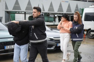 &Ccedil;ok sayıda vatandaşı dolandırarak l&uuml;ks i&ccedil;inde yaşadılar