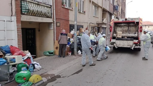 &rsquo;&Ccedil;&ouml;p ev&rsquo;den 24 ton &ccedil;&ouml;p &ccedil;ıktı
