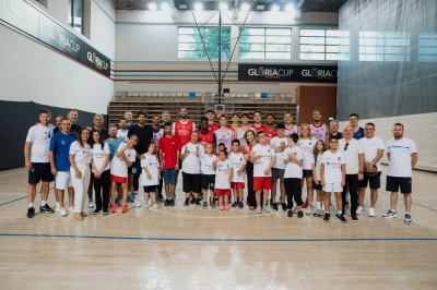 Corendon Turizm Grubu ve Zİ&Ccedil;EV &Ccedil;ocukları, Anadolu Efes Antrenmanını Ziyaret Etti