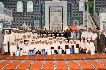 &Ccedil;orlu&rsquo;da hafızlık icazet t&ouml;reni d&uuml;zenlendi
