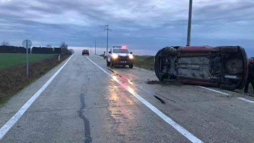 &Ccedil;orlu&rsquo;da otomobil takla attı: 2 yaralı
