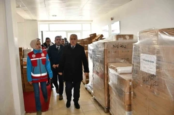 &Ccedil;orlu ve Ergene&rsquo;den depremzedelere yardımlar s&uuml;r&uuml;yor
