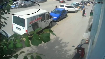 &Ccedil;orum&rsquo;da 2 polisin yaralandığı kaza kamerada

