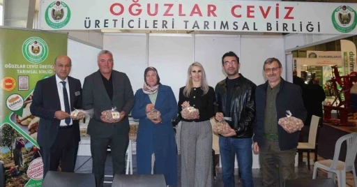 &Ccedil;orum&rsquo;da d&uuml;zenlenen ceviz fuarı yoğun ilgi g&ouml;rd&uuml;