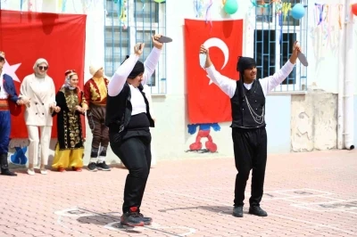 &Ccedil;orum&rsquo;da &ouml;zel &ouml;ğrencilerden duygusal g&ouml;steri
