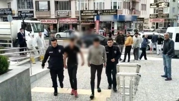 &Ccedil;orum&rsquo;da silahlı gasp ş&uuml;phelisi 4 kişi yakalandı
