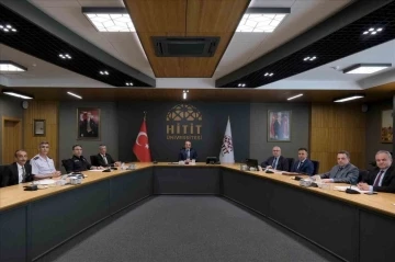 &Ccedil;orum&rsquo;da &uuml;niversite adaylarının ter d&ouml;keceği sınav &ouml;ncesi tedbirler konuşuldu
