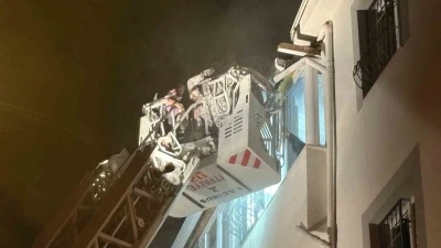 &Ccedil;orum&rsquo;da yangında mahsur kalan 7 kişi itfaiye kurtardı