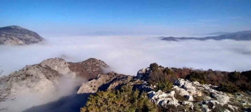 &Ccedil;orum&rsquo;daki bin 276 rakımlı ge&ccedil;itte sis denizi
