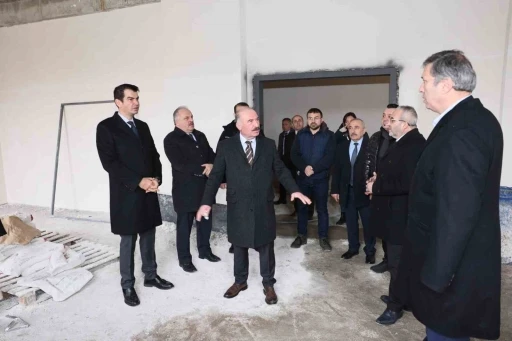 &Ccedil;orum Valisi Ali &Ccedil;algan, Sungurlu&rsquo;daki yatırımları ve &ccedil;alışmaları inceledi
