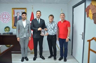 Coşkun Sabah, Manisa G&uuml;zel Sanatlar Lisesi &ouml;ğrencileriyle buluştu
