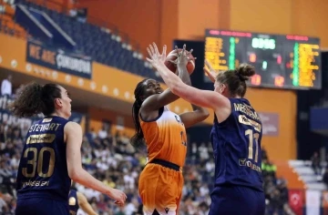 &Ccedil;ukurova Basketbol final serisine mağlup başladı
