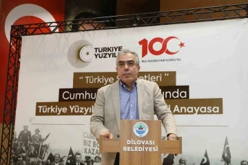 Cumhurbaşkanı Başdanışmanı U&ccedil;um, yeni anayasayı anlattı
