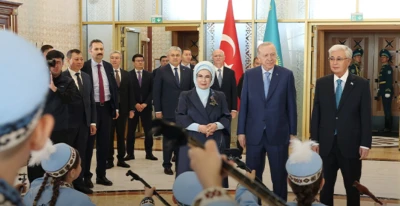 Cumhurbaşkanı Erdoğan&rsquo;a Kazakistan&rsquo;da Dombra s&uuml;rprizi
