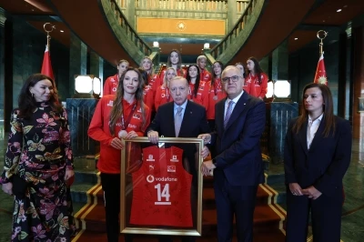 Cumhurbaşkanı Erdoğan, A Milli Kadın Voleybol Takımı'nı kabul etti