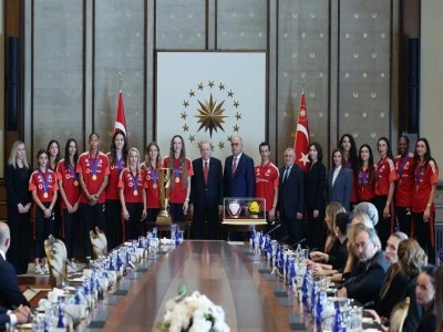 Cumhurbaşkanı Erdoğan, A Milli Kadın Voleybol Takımı'nı kabul etti